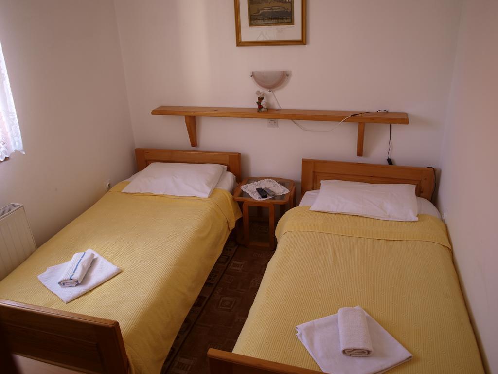 Guesthouse Ukus Durmitora Zabljak  Exterior photo
