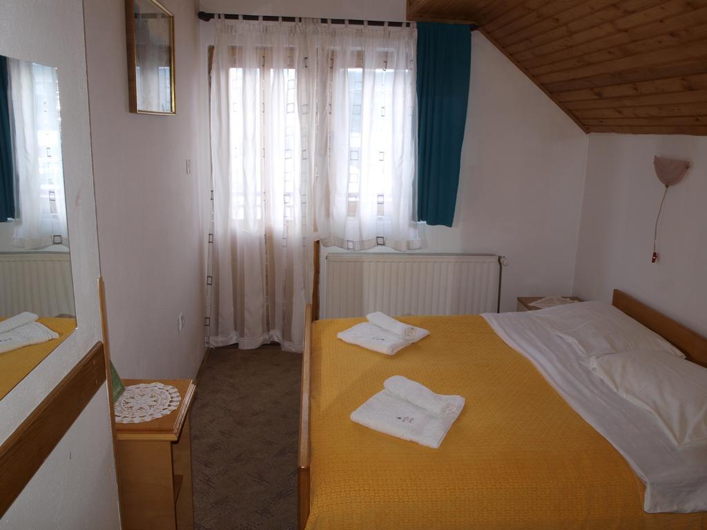 Guesthouse Ukus Durmitora Zabljak  Exterior photo